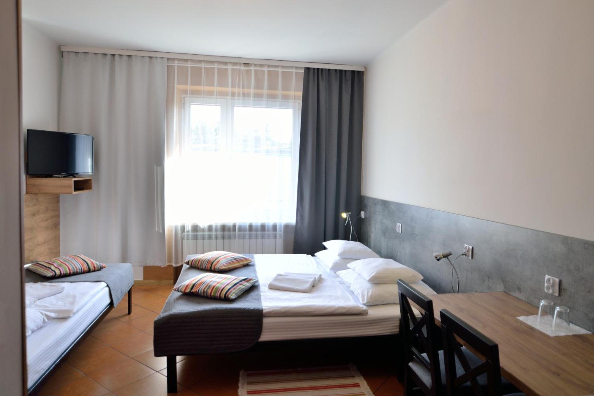Hotel Gracja Kuznia Raciborska Buitenkant foto